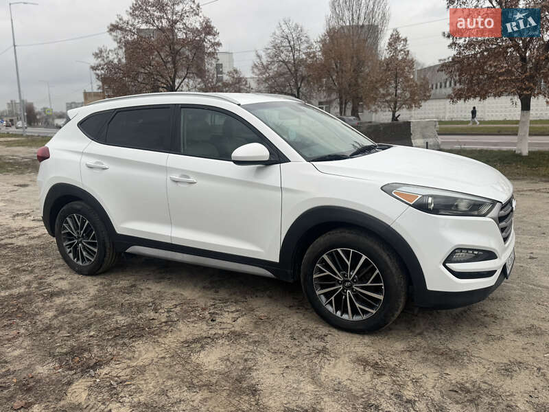 Позашляховик / Кросовер Hyundai Tucson 2017 в Києві