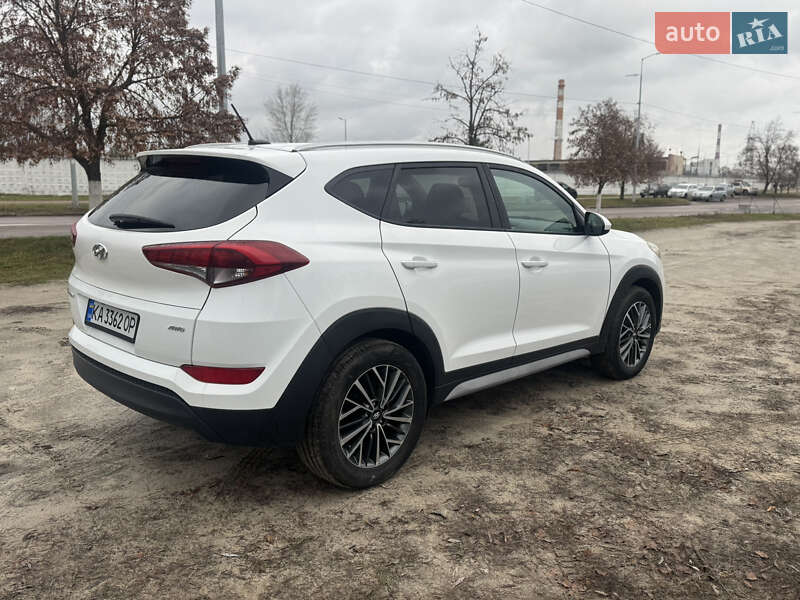 Позашляховик / Кросовер Hyundai Tucson 2017 в Києві