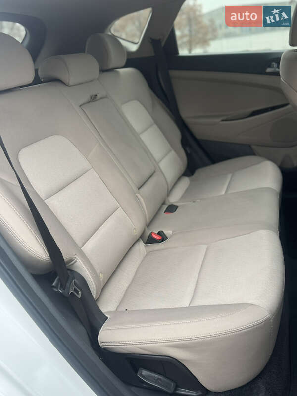 Позашляховик / Кросовер Hyundai Tucson 2017 в Києві