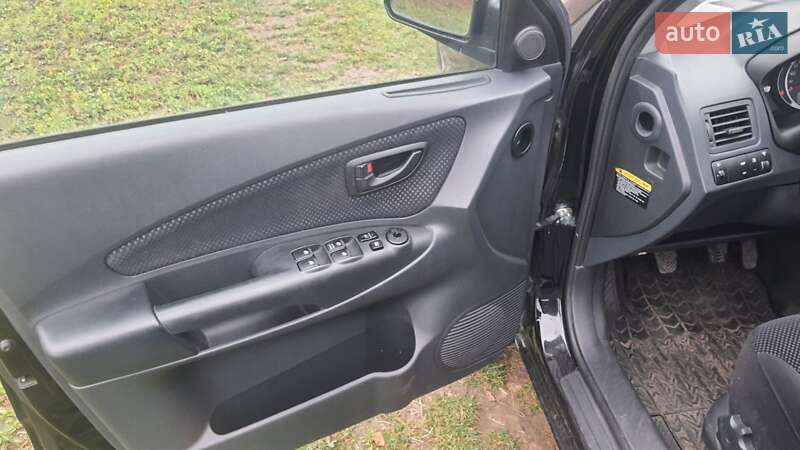 Позашляховик / Кросовер Hyundai Tucson 2009 в Рівному фото 5 Позашляховик / Кросовер Hyundai Tucson 2009 в Рівному