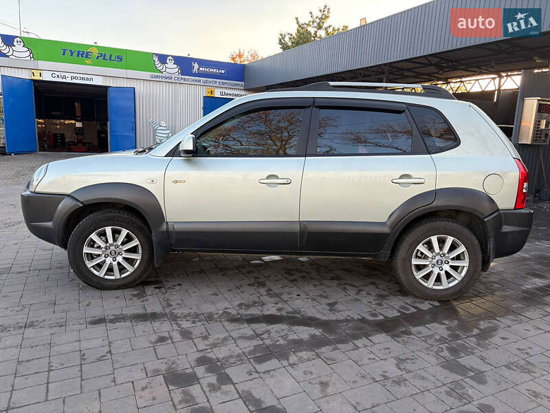 Позашляховик / Кросовер Hyundai Tucson 2006 в Кривому Розі фото 8 Позашляховик / Кросовер Hyundai Tucson 2006 в Кривому Розі