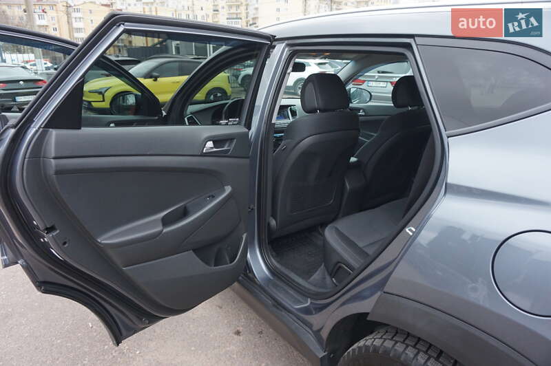 Позашляховик / Кросовер Hyundai Tucson 2015 в Одесі