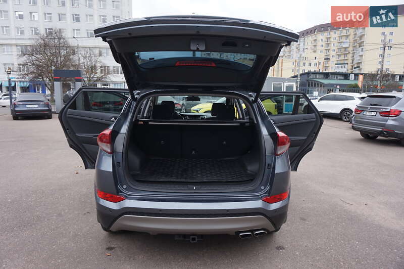 Позашляховик / Кросовер Hyundai Tucson 2015 в Одесі