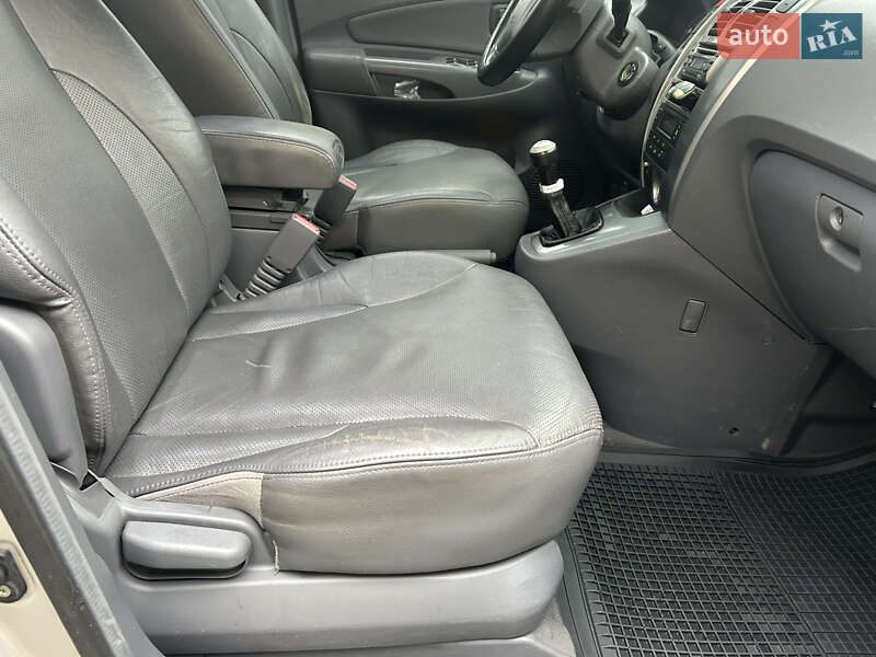 Внедорожник / Кроссовер Hyundai Tucson 2005 в Бахмаче фото 12 Внедорожник / Кроссовер Hyundai Tucson 2005 в Бахмаче