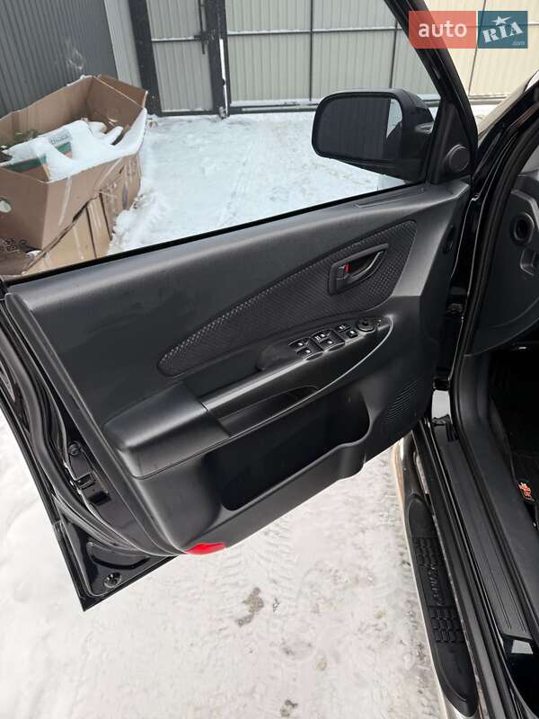 Внедорожник / Кроссовер Hyundai Tucson 2008 в Сокале