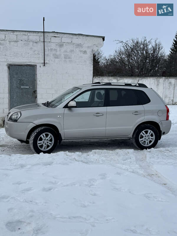 Позашляховик / Кросовер Hyundai Tucson 2009 в Слобожанському фото 13 Позашляховик / Кросовер Hyundai Tucson 2009 в Слобожанському