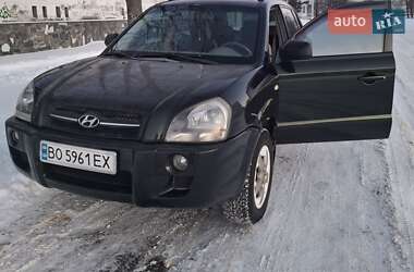 Позашляховик / Кросовер Hyundai Tucson 2005 в Березні