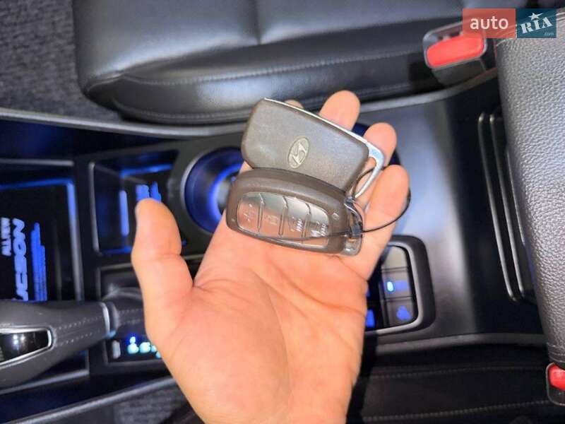 Внедорожник / Кроссовер Hyundai Tucson 2016 в Подольске фото 12 Внедорожник / Кроссовер Hyundai Tucson 2016 в Подольске