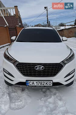 Позашляховик / Кросовер Hyundai Tucson 2016 в Умані