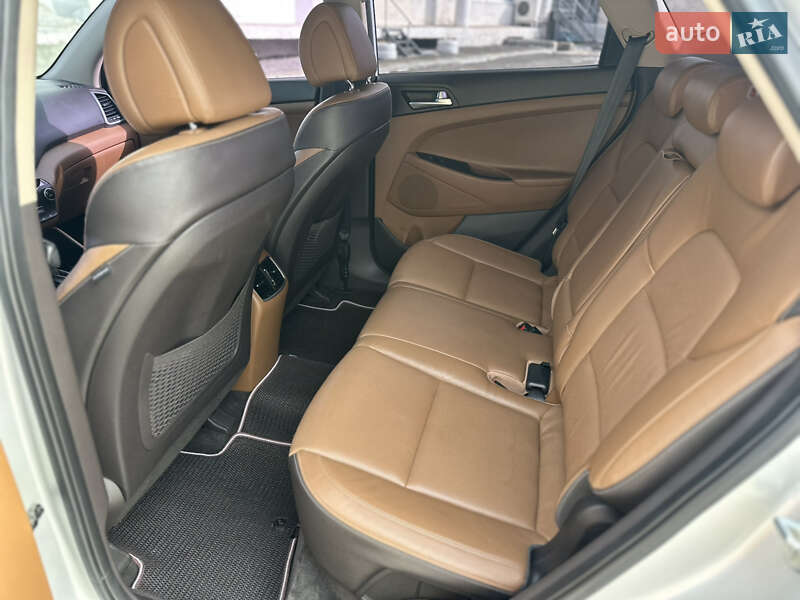 Внедорожник / Кроссовер Hyundai Tucson 2015 в Харькове