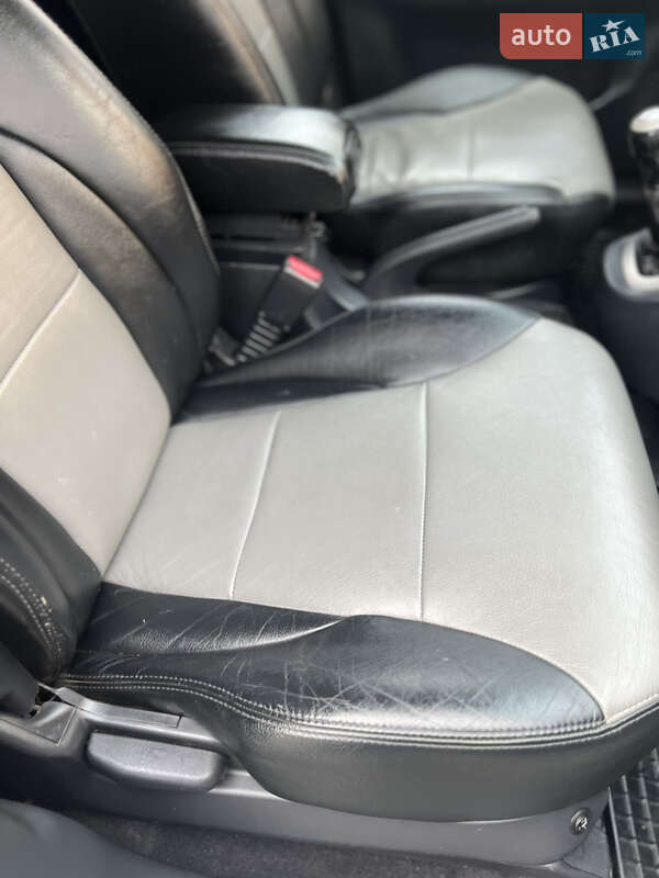 Внедорожник / Кроссовер Hyundai Tucson 2006 в Днепре фото 11 Внедорожник / Кроссовер Hyundai Tucson 2006 в Днепре