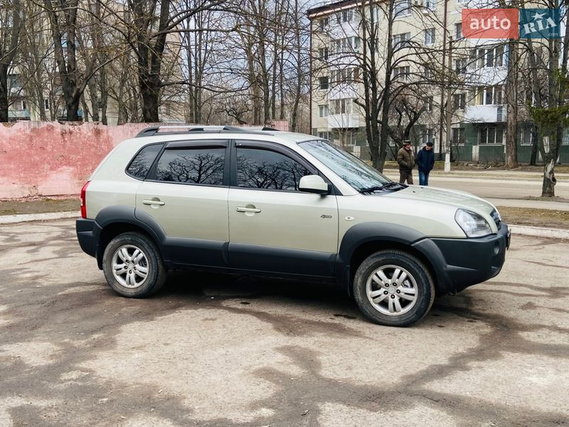 Внедорожник / Кроссовер Hyundai Tucson 2008 в Каменском