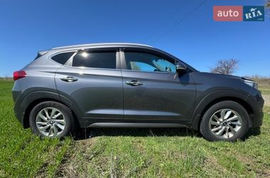 Внедорожник / Кроссовер Hyundai Tucson 2016 в Червоному Донце