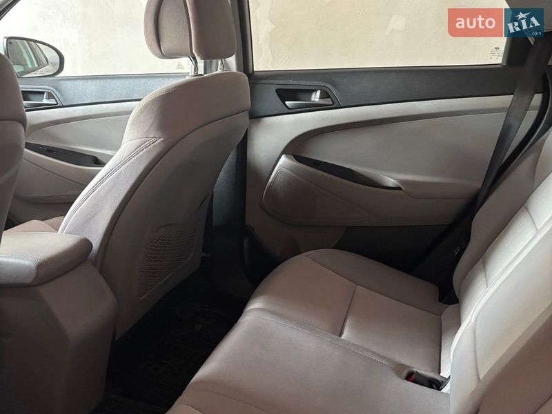 Внедорожник / Кроссовер Hyundai Tucson 2015 в Ивано-Франковске фото 3 Внедорожник / Кроссовер Hyundai Tucson 2015 в Ивано-Франковске