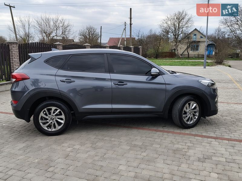 Позашляховик / Кросовер Hyundai Tucson 2016 в Старокостянтинові