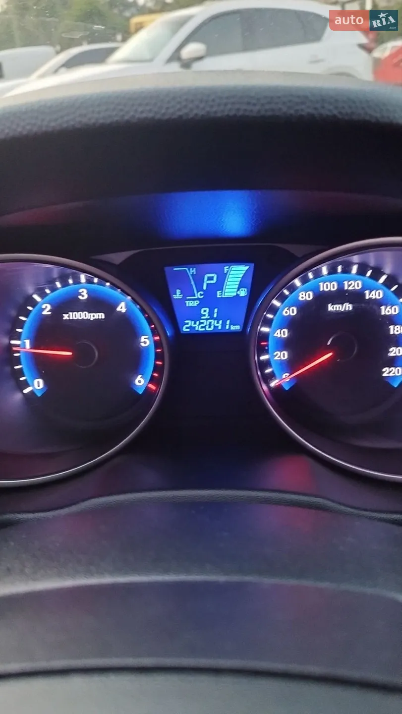 2010 Hyundai Tucson - мініатюра 9