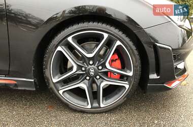 Хэтчбек Hyundai Veloster 2019 в Киеве