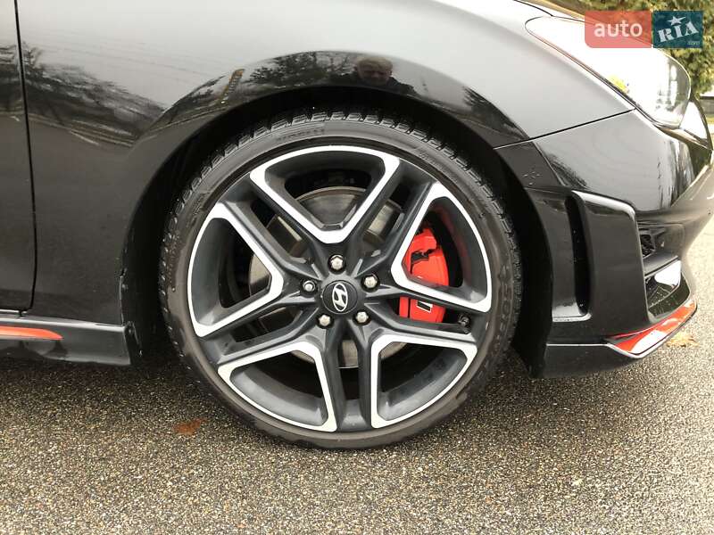 Хэтчбек Hyundai Veloster 2019 в Киеве