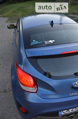 Хэтчбек Hyundai Veloster 2015 в 