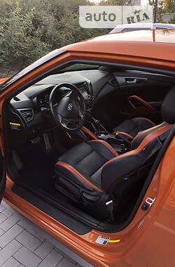Хетчбек Hyundai Veloster 2015 в 