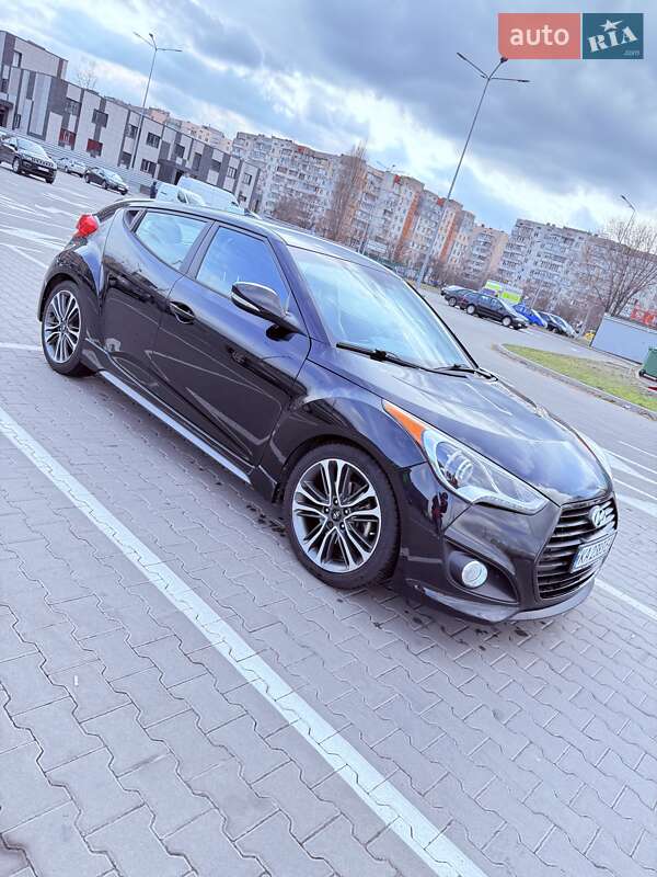 Хэтчбек Hyundai Veloster 2015 в 