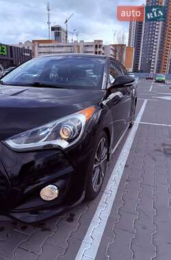 Хэтчбек Hyundai Veloster 2015 в 