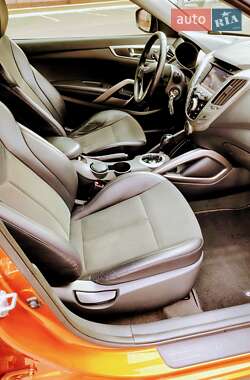 Хэтчбек Hyundai Veloster 2013 в 
