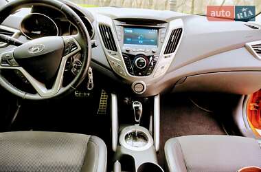 Хэтчбек Hyundai Veloster 2013 в 