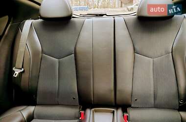 Хэтчбек Hyundai Veloster 2013 в 