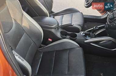 Хэтчбек Hyundai Veloster 2015 в Кривом Роге