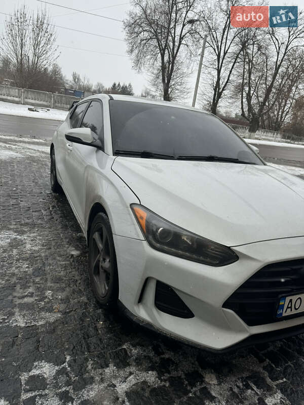 Хэтчбек Hyundai Veloster 2018 в 