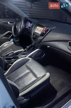 Хетчбек Hyundai Veloster 2013 в 