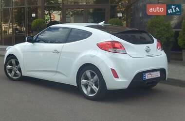 Хэтчбек Hyundai Veloster 2012 в 