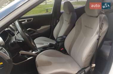 Хэтчбек Hyundai Veloster 2012 в 