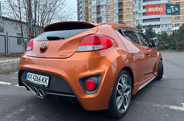 Хэтчбек Hyundai Veloster 2015 в 