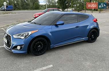 Хэтчбек Hyundai Veloster 2015 в 