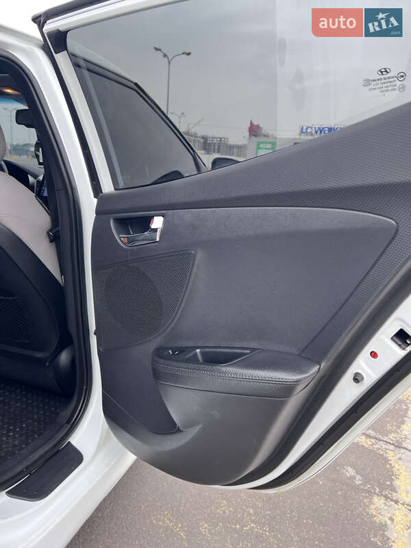 Хэтчбек Hyundai Veloster 2011 в Одессе фото 28 Хэтчбек Hyundai Veloster 2011 в Одессе