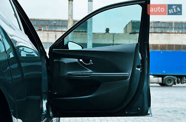 Хетчбек Hyundai Veloster 2019 в  фото 16 Хетчбек Hyundai Veloster 2019 в