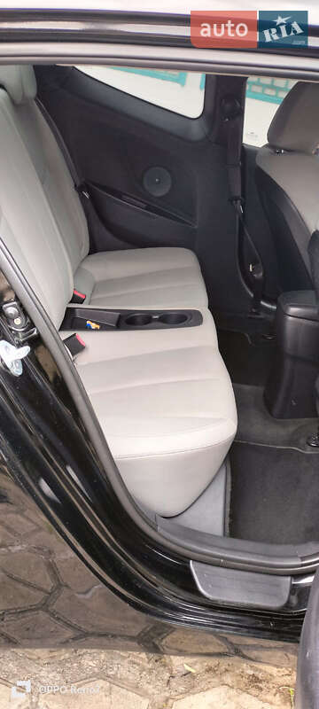 Хэтчбек Hyundai Veloster 2011 в Киеве