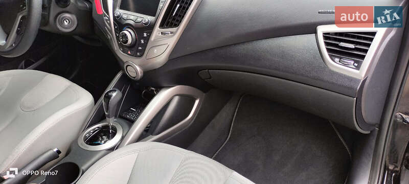 Хэтчбек Hyundai Veloster 2011 в Киеве