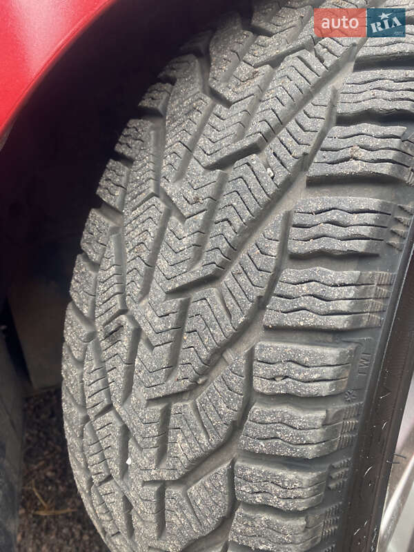 Хэтчбек Hyundai Veloster 2012 в Житомире