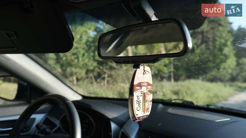 Хетчбек Hyundai Veloster 2016 в Києві