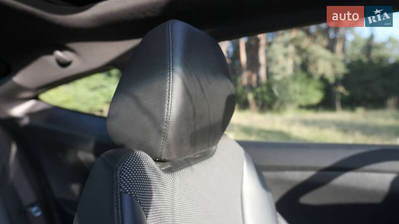 Хетчбек Hyundai Veloster 2016 в Києві