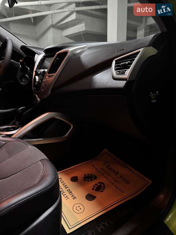 Хэтчбек Hyundai Veloster 2012 в Черновцах