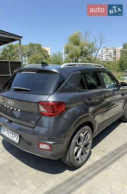 Позашляховик / Кросовер Hyundai Venue 2021 в 