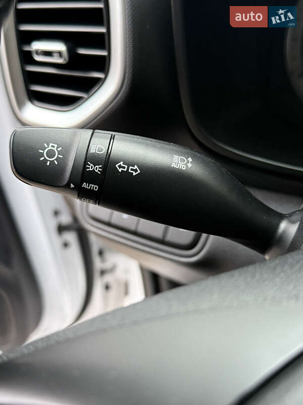 Внедорожник / Кроссовер Hyundai Venue 2020 в Киеве