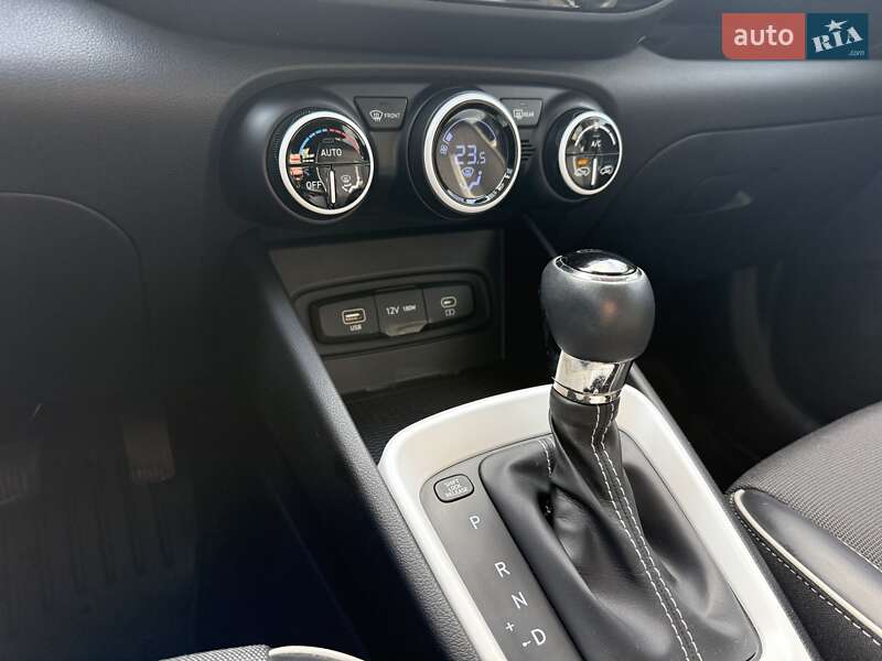 Внедорожник / Кроссовер Hyundai Venue 2022 в Ровно