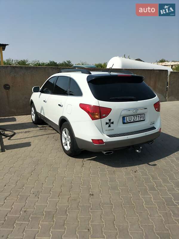 Внедорожник / Кроссовер Hyundai Veracruz 2010 в Снигиревке