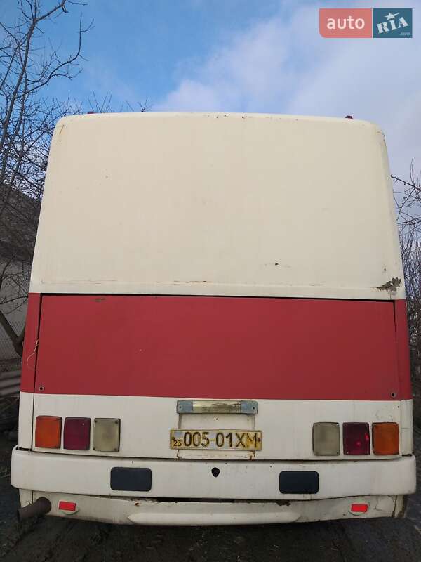 Пригородный автобус Ikarus 211 1988 в Староконстантинове