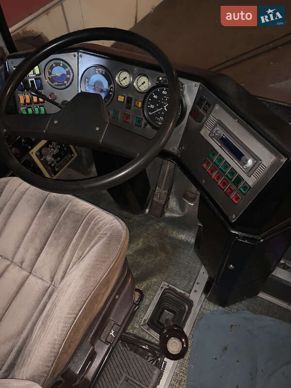 Туристический / Междугородний автобус Ikarus 250 1989 в Кривом Роге фото 19 Туристический / Междугородний автобус Ikarus 250 1989 в Кривом Роге